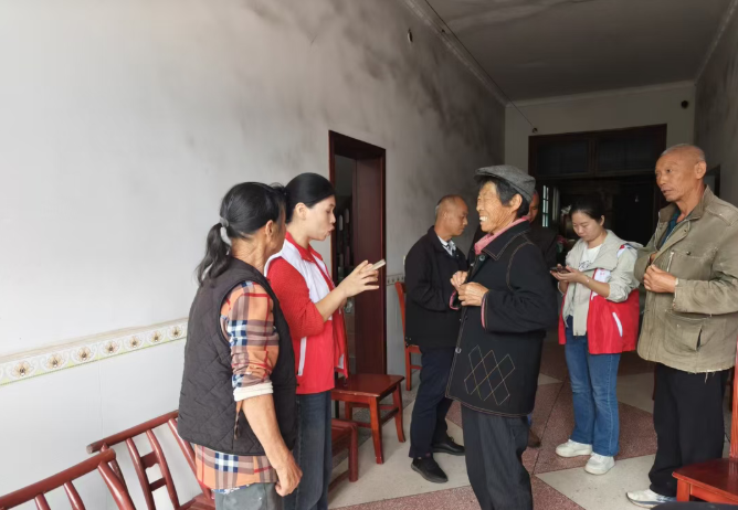桃源县漆河镇屋场恳谈 禁烧保耕解民忧