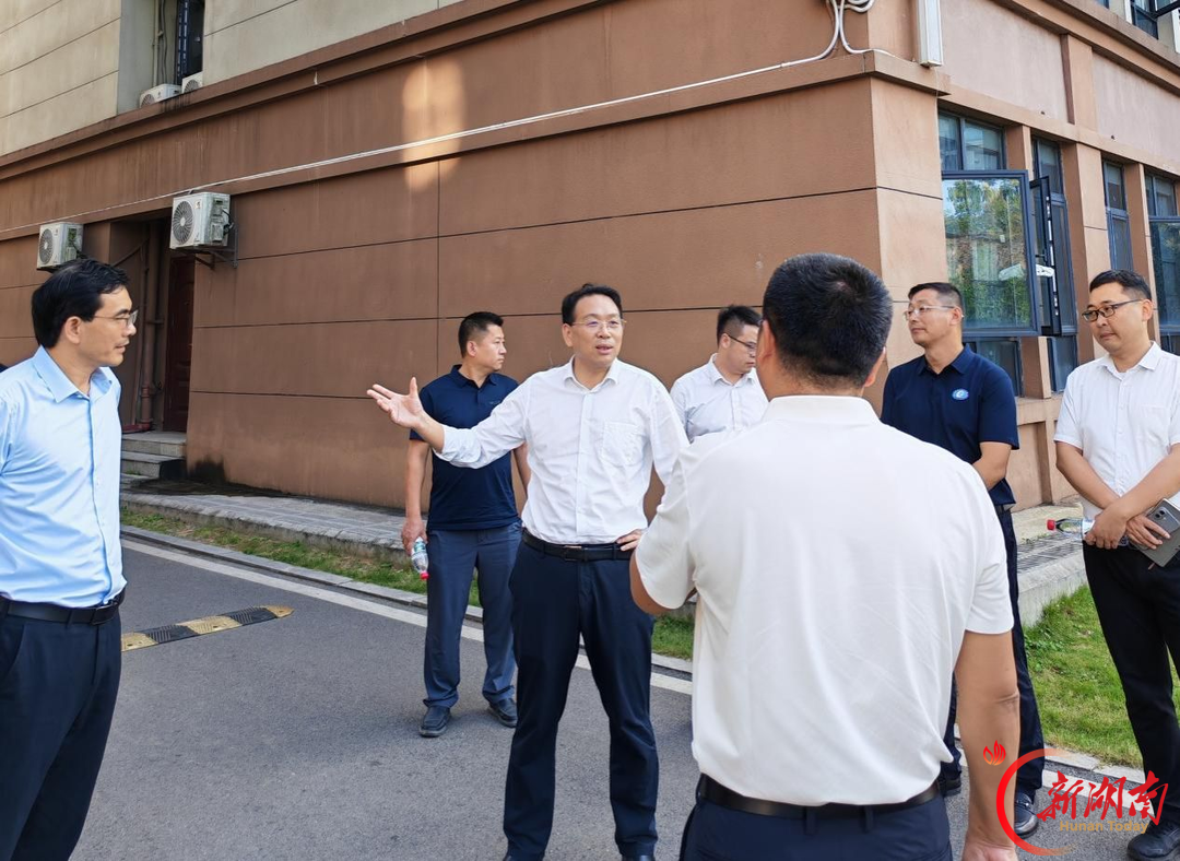 湖南财院党委书记易棉阳深入雷锋书院倾听学子心声、现场破解难题
