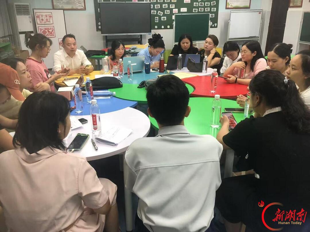 从单向送教到多维共建——湖南省唐添翼心理健康教育名师工作室送教江华