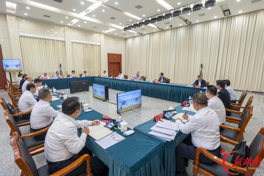 沈晓明调研湘西州经济社会发展情况