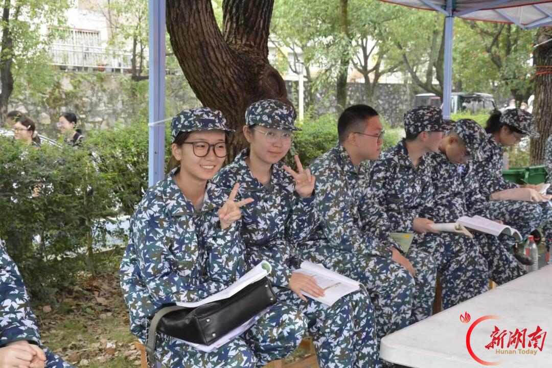 青春正步走丨迷彩伴成长，温暖续新章