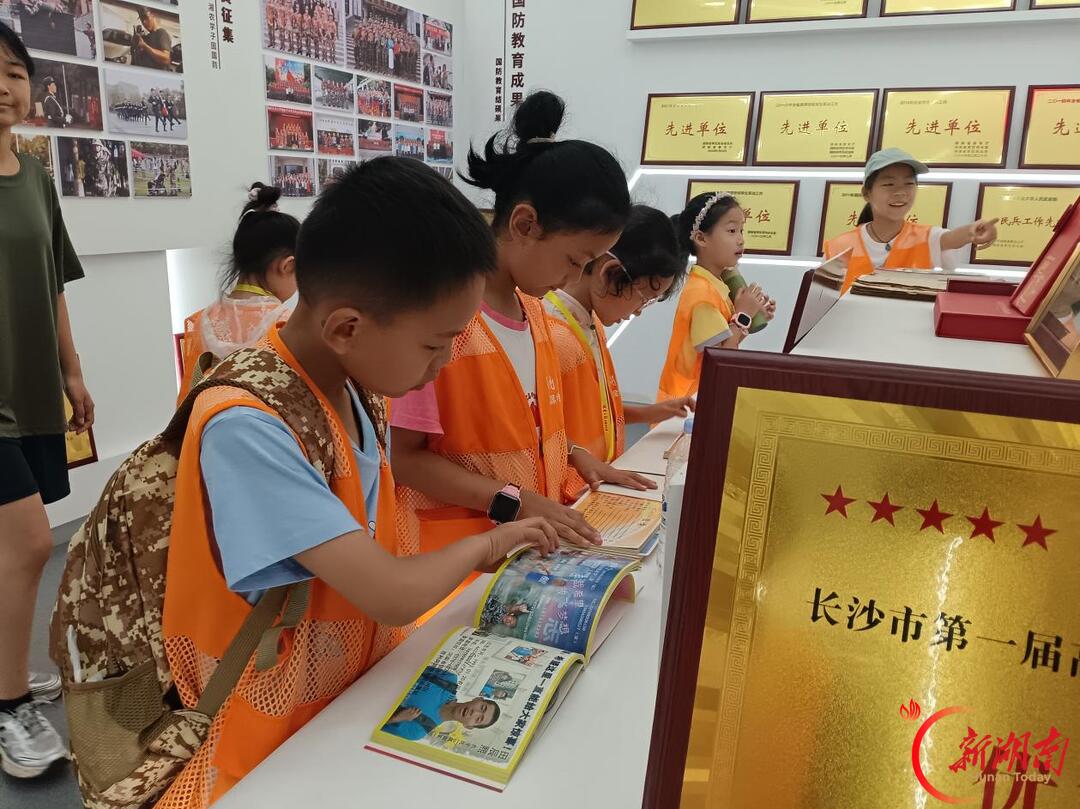 听一路花开,写一程成长——株洲市天元区建宁实验小学湖南日报全媒小记者的年度掠影