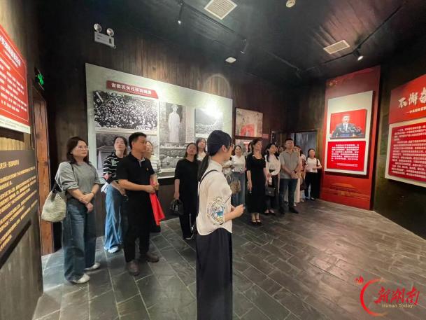 长沙市中心医院机关一党支部开展主题党日活动