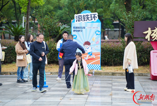 南县一中举行值年校友返校暨首届校友联络员大会