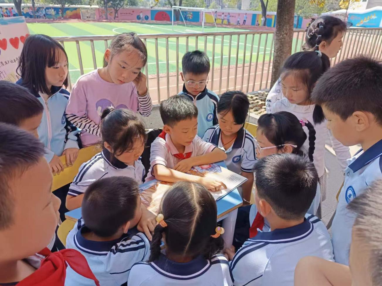 书香润童心 爱心暖校园——双清区石桥中心小学迎长沙市实验小学捐赠交流活动