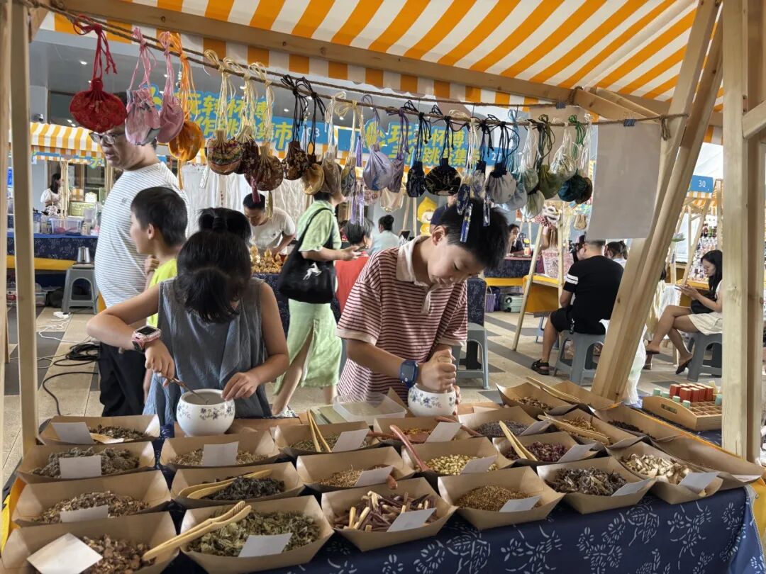 摊主开放体验日上新 怀化市博物馆非遗集市本周日开市