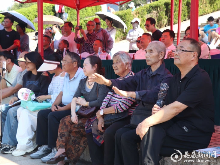 台上舞步铿锵 台下掌声不停——2026年娄底全市广场舞展演现场花絮