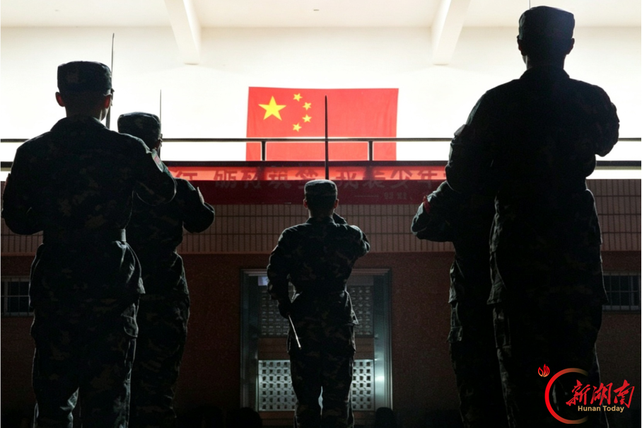 青春正步走丨执剑担使命,少年展荣光