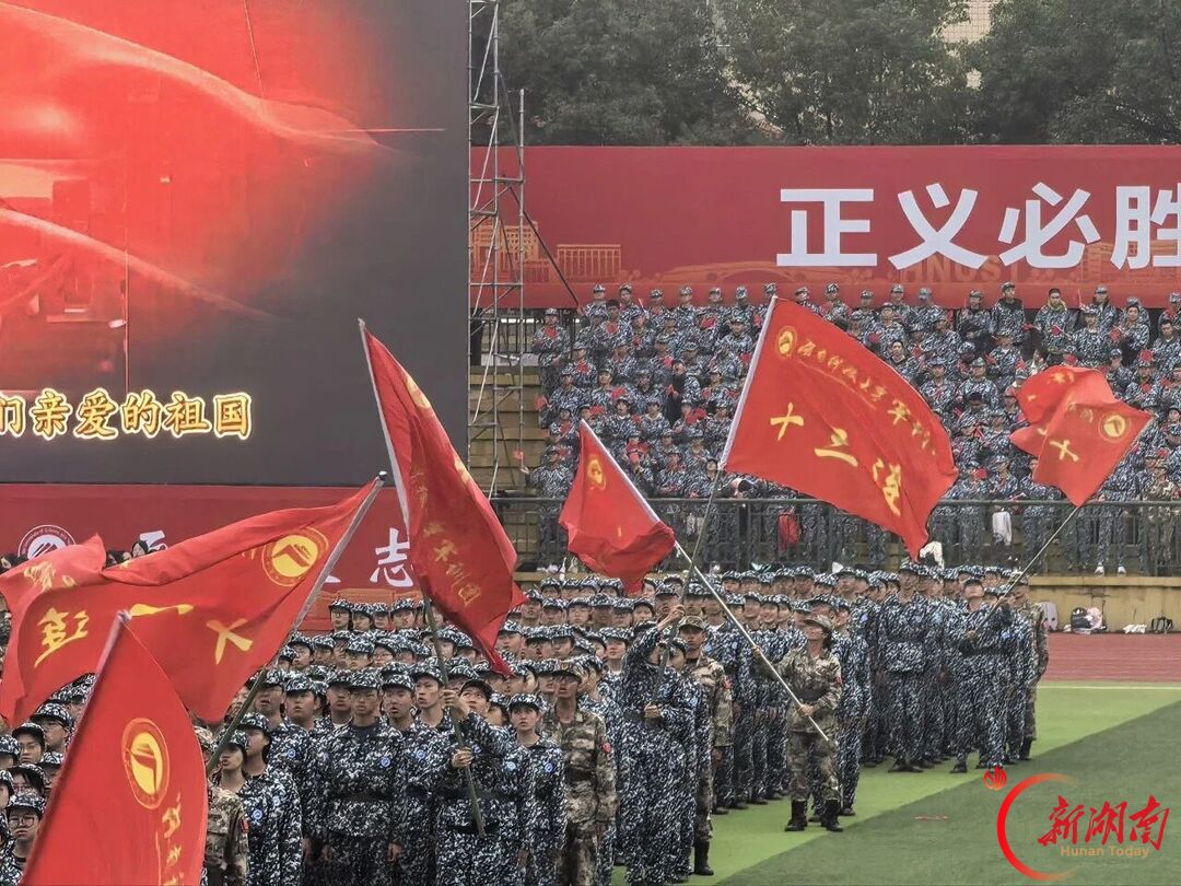 青春正步走丨正步里的成长：我在结营式见证迷彩青春