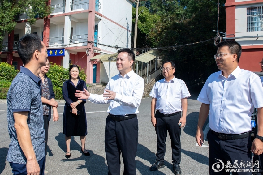 何朝晖调研职业教育工作:坚持需求导向 深化产教融合 为高质量发展培养更多技能人才
