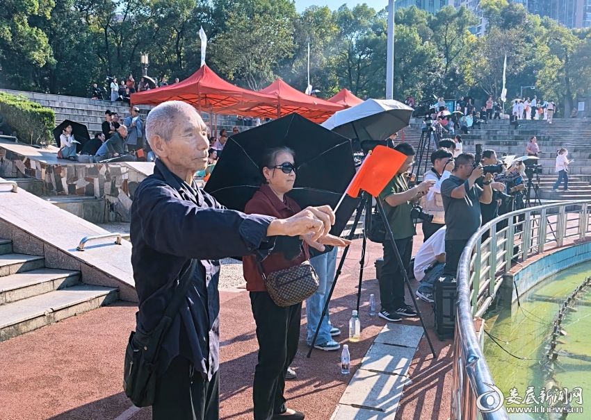 娄底新大众文艺“全民健身广场舞”,是本土的也是世界的