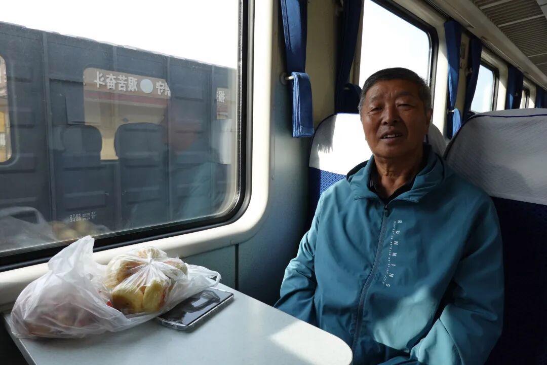 最低票价仅4元！这趟穿行燕山的慢火车，成了果农的致富专列