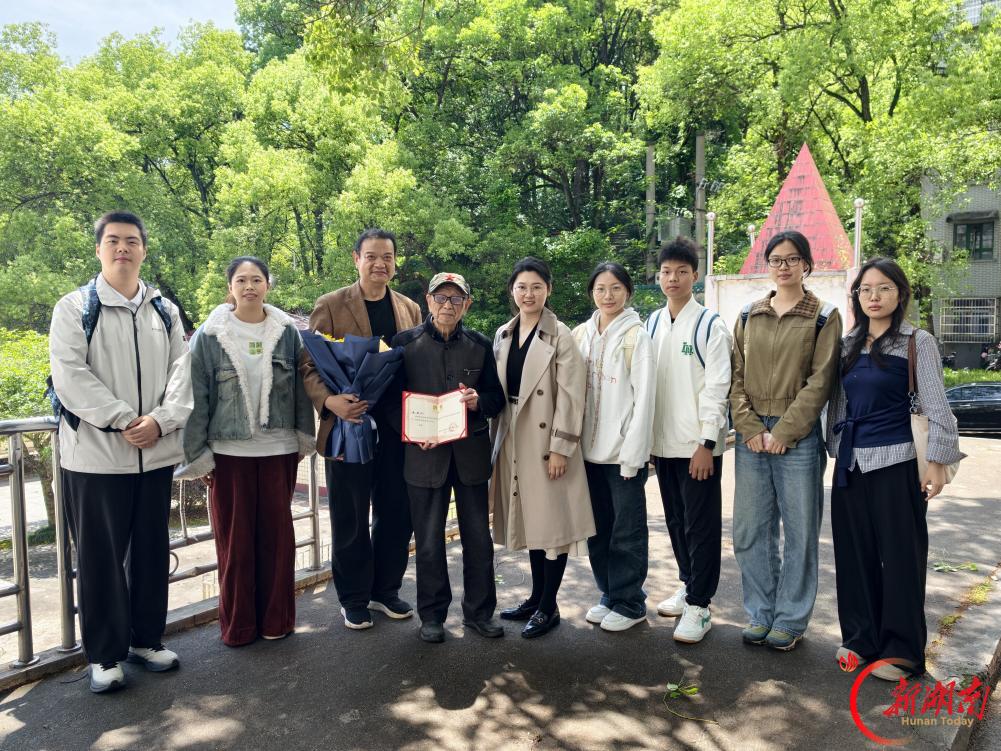 “老骥” 携 “青马” 打造乡村红色诵读营—— 衡阳师范学院马克思主义学院探索校地协同思政育人新路径