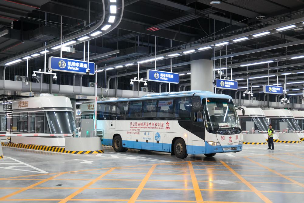皇岗口岸正式开通运行