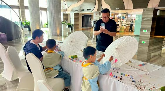桃源热市云顶温泉度假区:托管遛娃 潮玩全天候