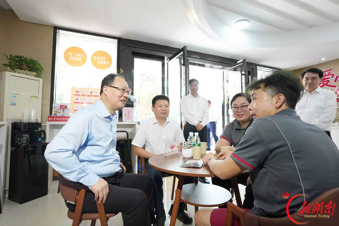 毛伟明在长沙调研重点民生实事进展情况
