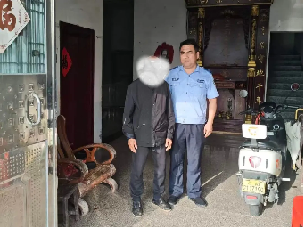 平凡的坚守 温暖的藏蓝