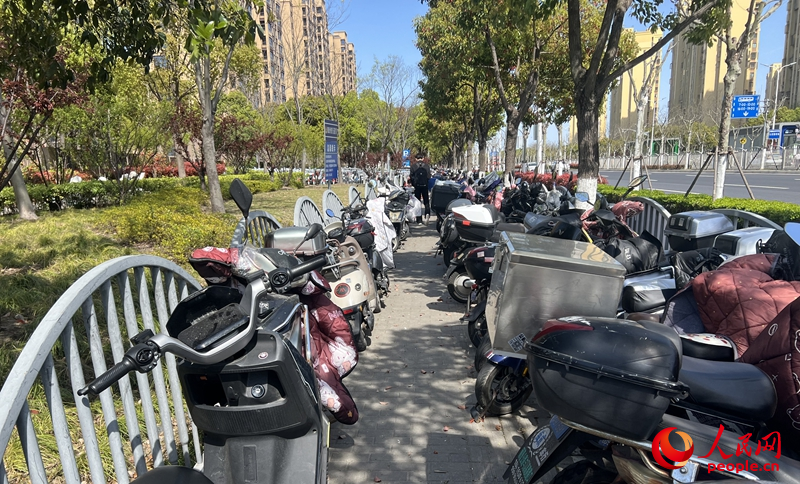 “电鸡围城”，城市空间如何“破局”？