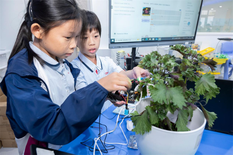 北京同仁堂在港推广中医药文化 百名学子结业成为健康学生大使