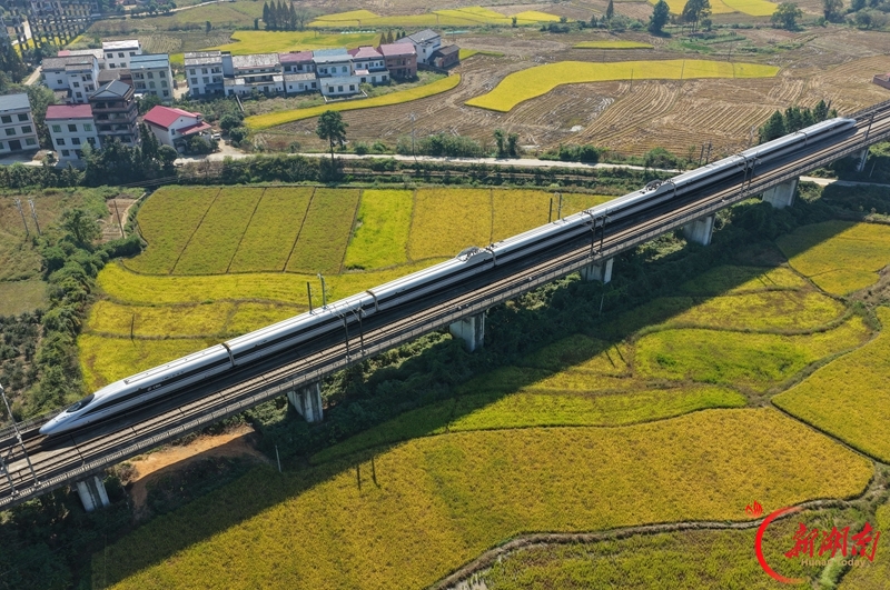 全国铁路启动第四季度列车运行图