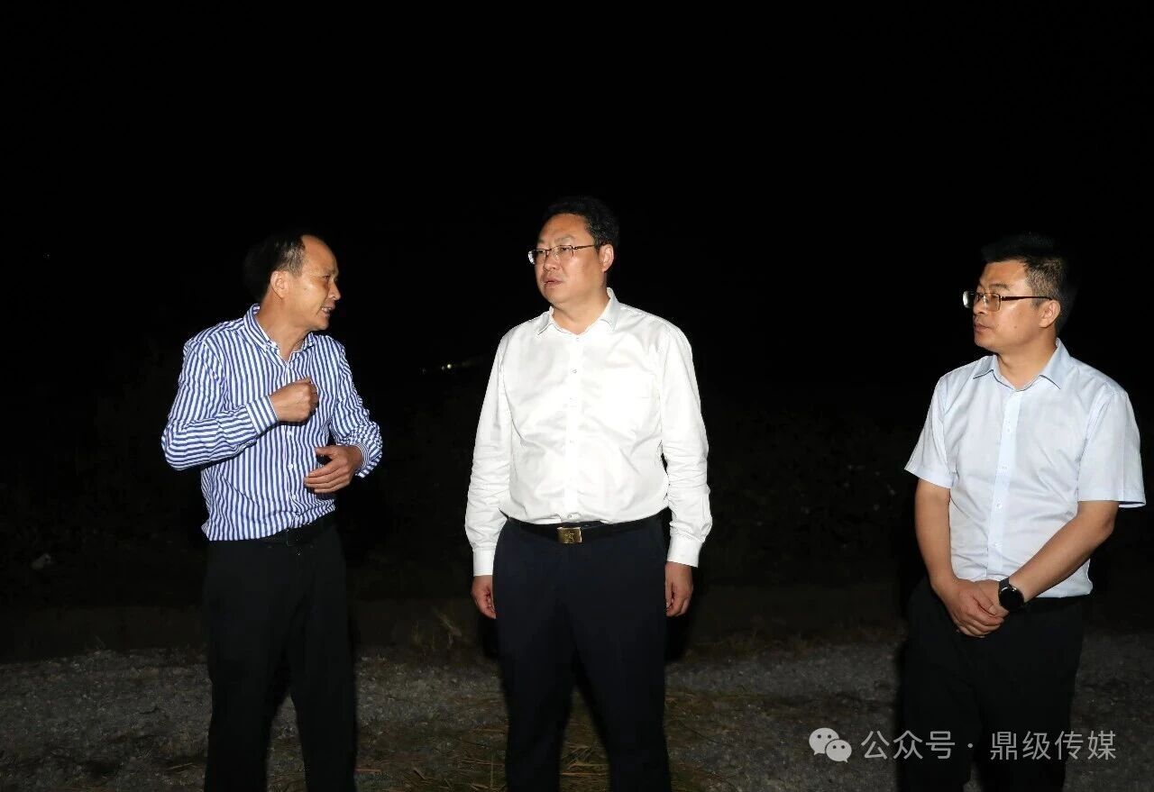 鼎城:陈远夜间督导秸秆综合利用和禁限烧工作