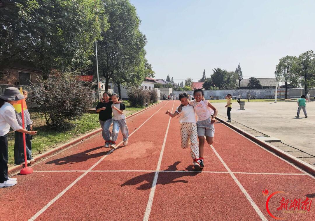 南县浪拔湖镇中心小学:活力金秋燃赛场 快乐运动助成长