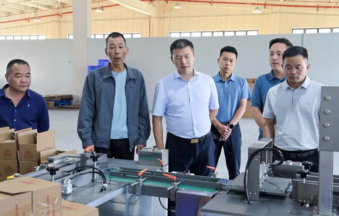 西湖管理区：吉海波走访调研全区重点工作
