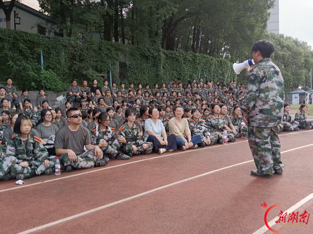 青春正步走丨操场角落里的一抹微光,独属于特勤连的温暖