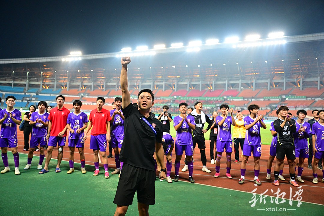 客场1:0胜郴州，“潭哥”10人扛下“前三保卫战”
