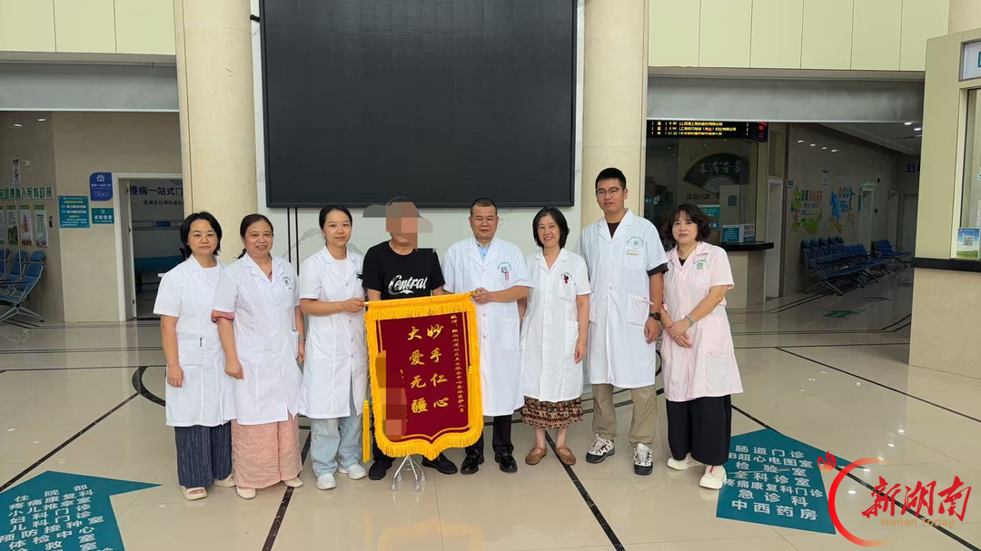 蒸湘区红湘街道社区卫生服务中心助七旬脑梗后遗症患者独立行走