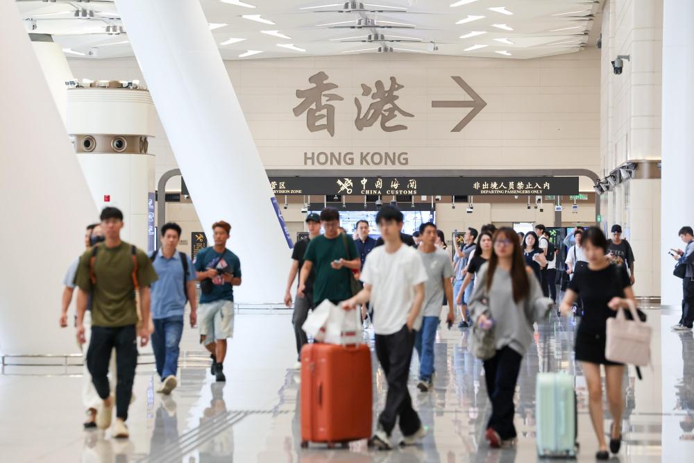 皇岗口岸正式开通运行