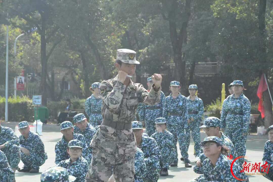 青春正步走丨拳风砺少年 迷彩铸锋芒——新生军训淬炼成长显成效
