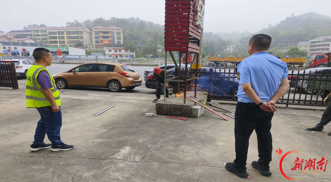 冷水江公路：常态化筑牢公路防线