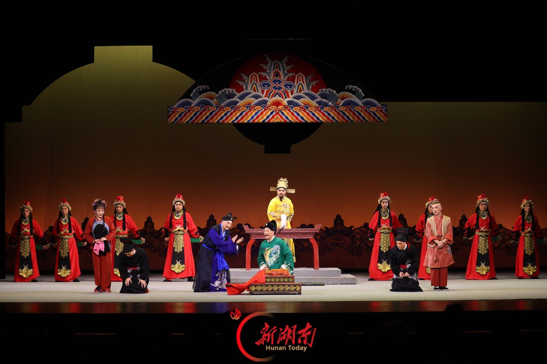 “一看就乐,回味无穷”,花鼓戏《蔡坤山耕田》亮相第十届中国戏曲文化周