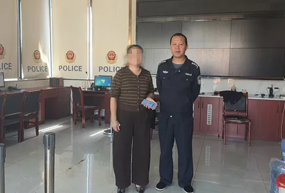 平凡的坚守 温暖的藏蓝