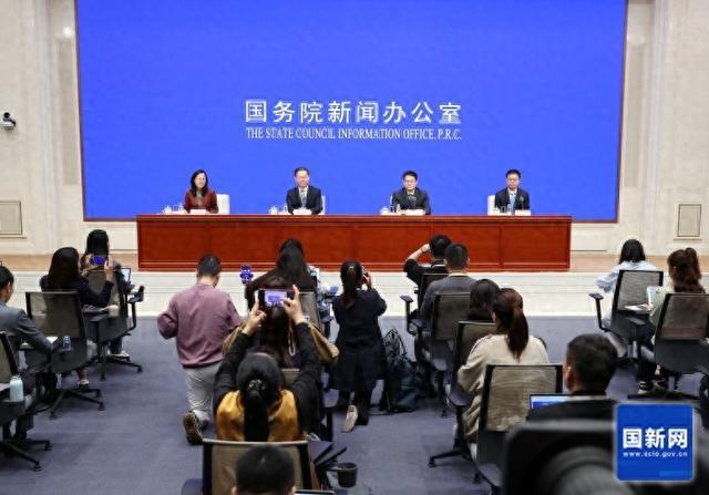 人社部：跨省社保转移，平均办理时长不超5个工作日
