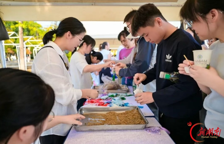 中医集市点亮后湖夜色!长沙市第四医院专家把健康送到后湖畔
