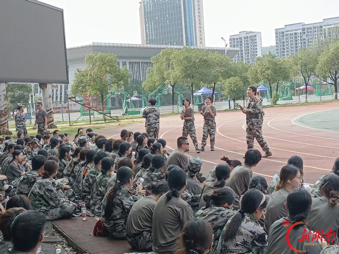 青春正步走丨操场角落里的一抹微光,独属于特勤连的温暖