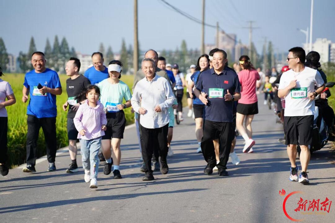 白大褂之外,他们还有一双跑鞋——浏阳市骨伤科医院第二届江氏正骨马拉松路跑赛侧记