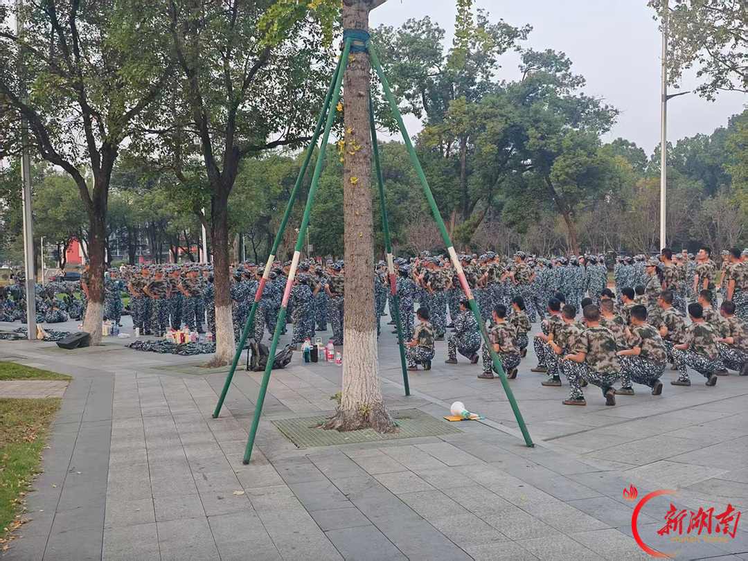 青春正步走丨十月迷彩,镜头里的青春淬炼