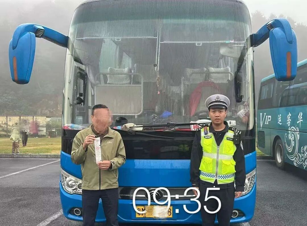 大客车闯禁区，北湖交警出手了