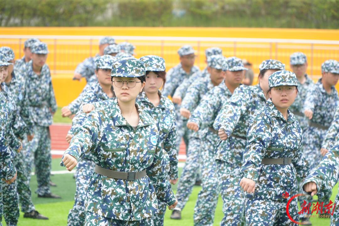 青春正步走丨拳风砺锐气，解锁军训别样成长姿态
