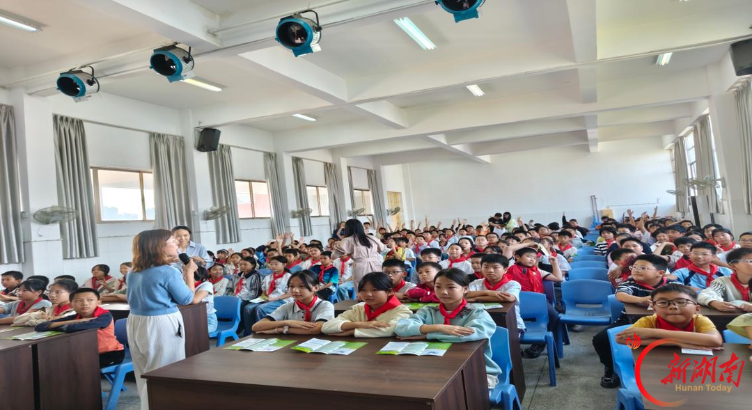 悦纳情绪,心有阳光——南华医院睡眠医学中心进校园开展科普活动