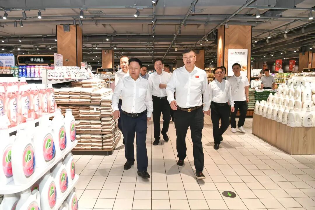 贺辉到张家界市浙江商会调研