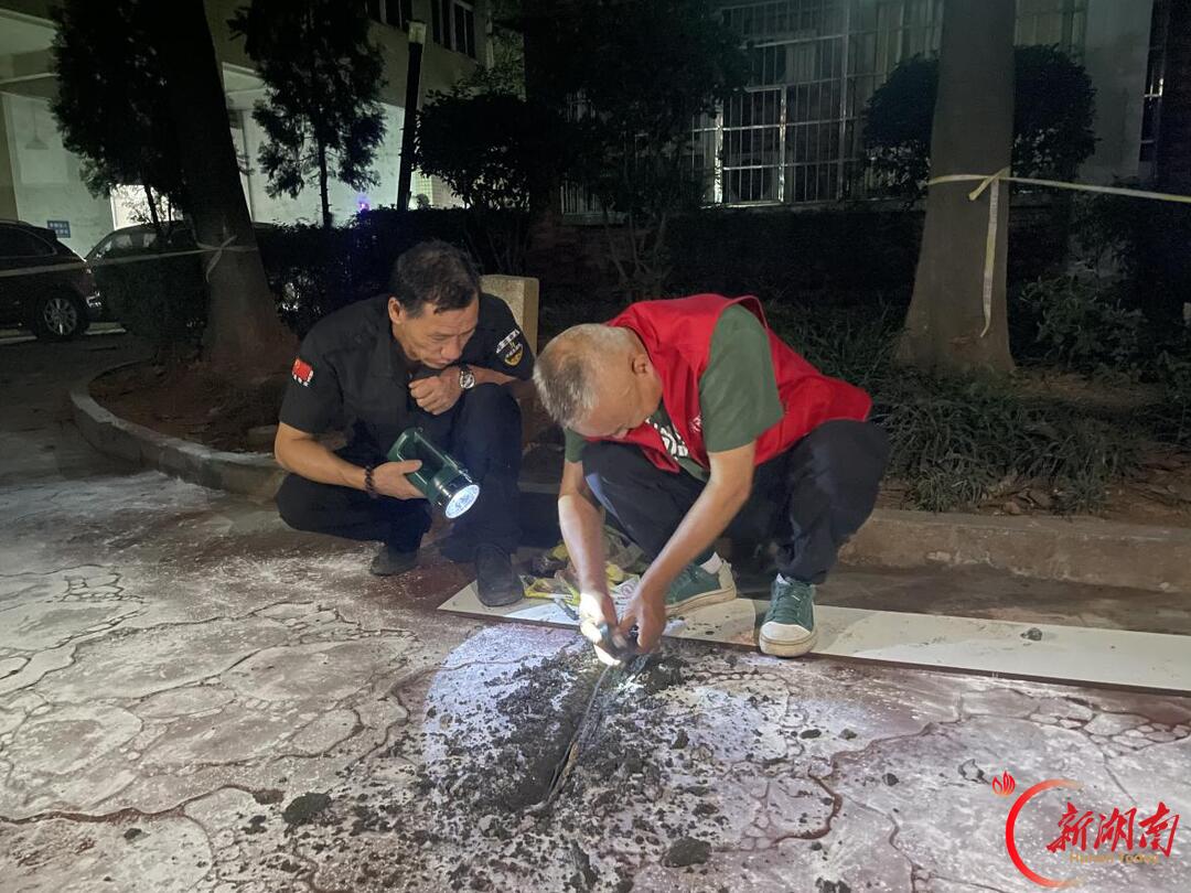 红马甲夜巡“秒排”漏电险情！跃进湖社区守好夜色里的平安线