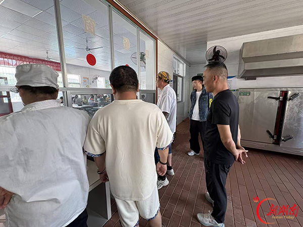 南县北河口小学：敞开后厨迎监督 家校共护舌尖安