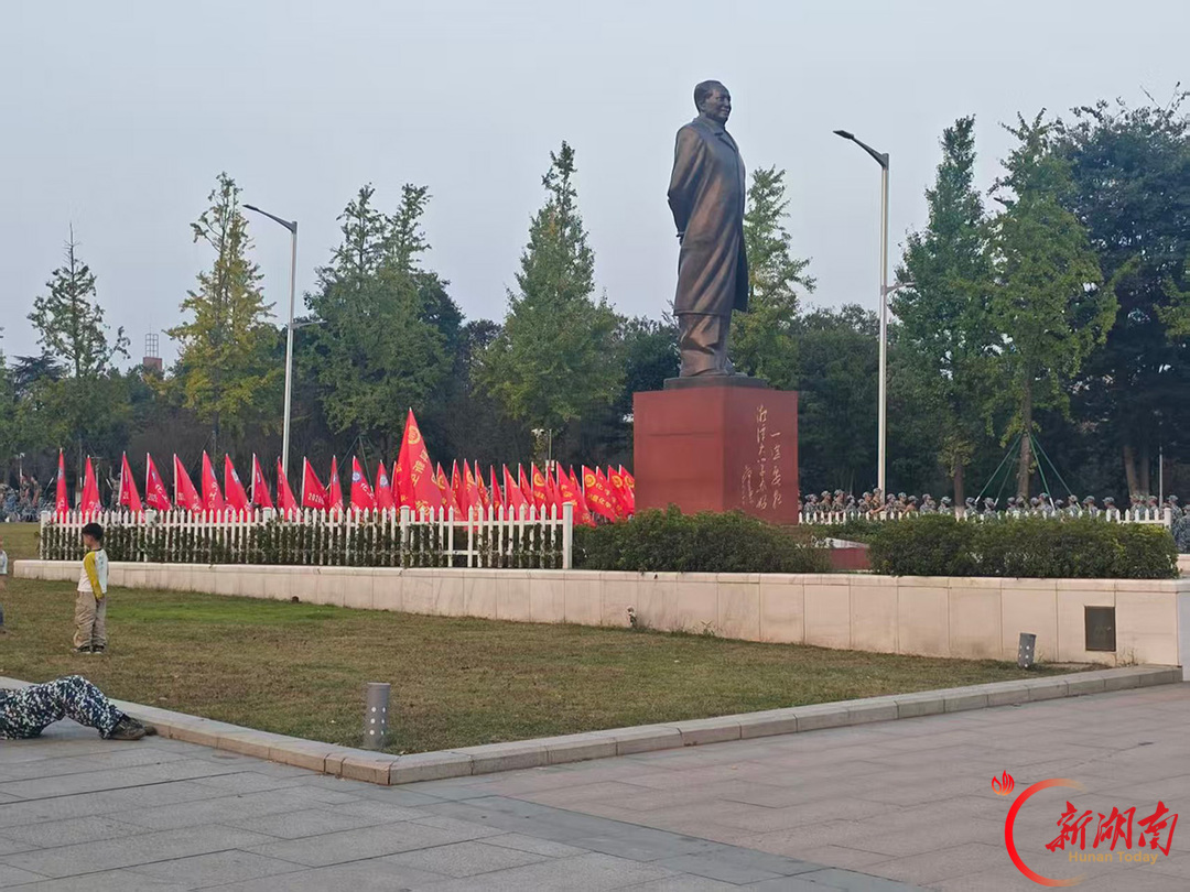 青春正步走丨十月迷彩,镜头里的青春淬炼