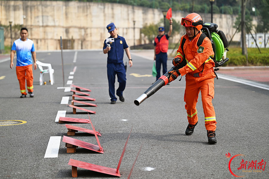 国际减灾日 实战拉练忙