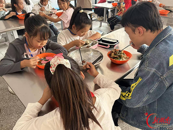 南县北河口小学：敞开后厨迎监督 家校共护舌尖安