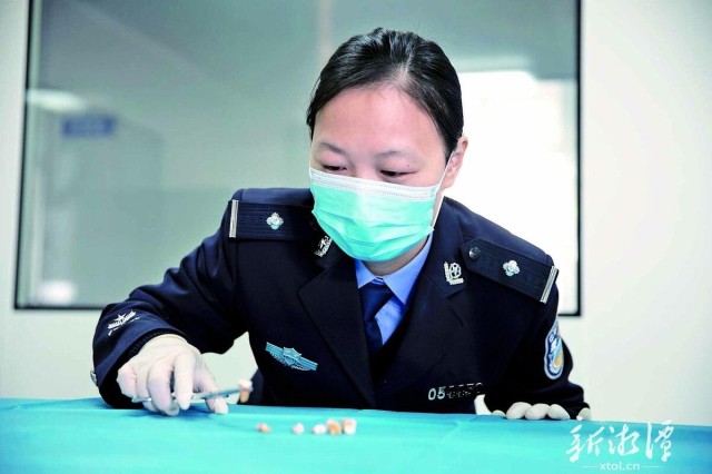与逝者对话的“90后”女警：她用刀锋和信仰破译死亡密码